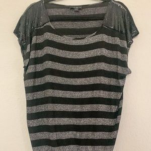 Black & Silver cap sleeve top 🖤